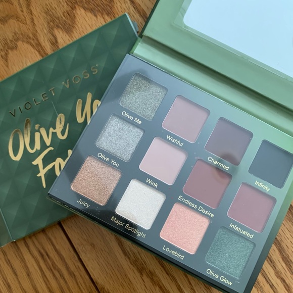 VIOLET VOSS OLIVE YOU FOREVER EYESHADOW PALETTE 12 BOLD SHADES BRAND NEW IN BOX - Picture 2 of 16